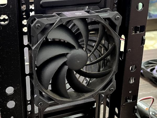 MSI MPG GUNGNIR 100D｜深度清潔